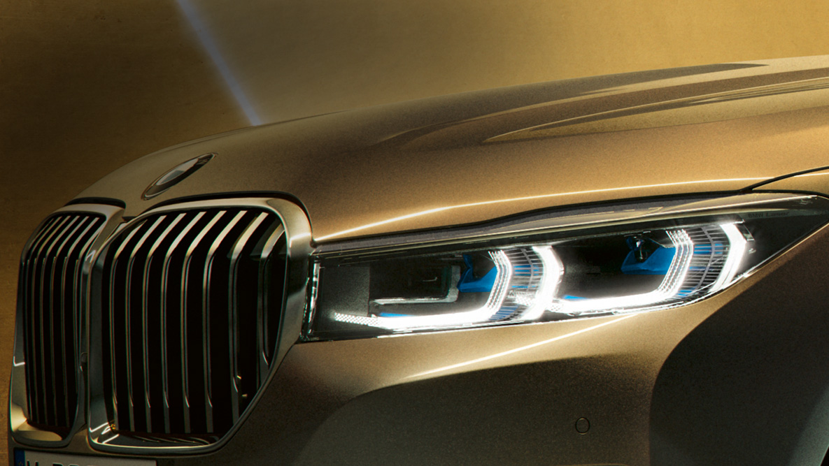BMW Série 7 Berlina, BMW Laserlight BMW Série 7 Berlina: grande plano do sistema BMW Laserlight com feixes em azul-branco